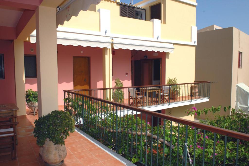 Konstantza Studios And Apartments Ermoupoli Exterior foto